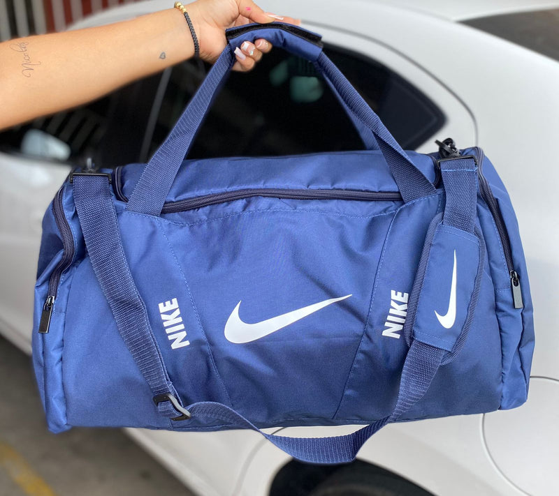 1 BOLSO DEPORTIVO O DE VIAJE GRANDE.