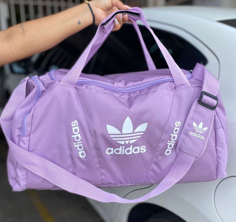 1 BOLSO DEPORTIVO O DE VIAJE GRANDE.